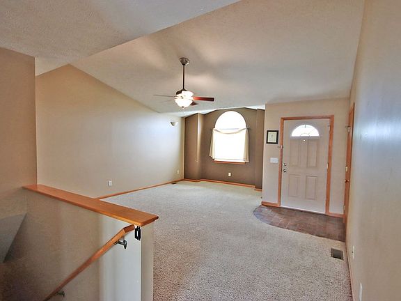 3rd image of 2418 Calcutta Dr