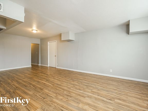 2nd image of 400 Holland Ave