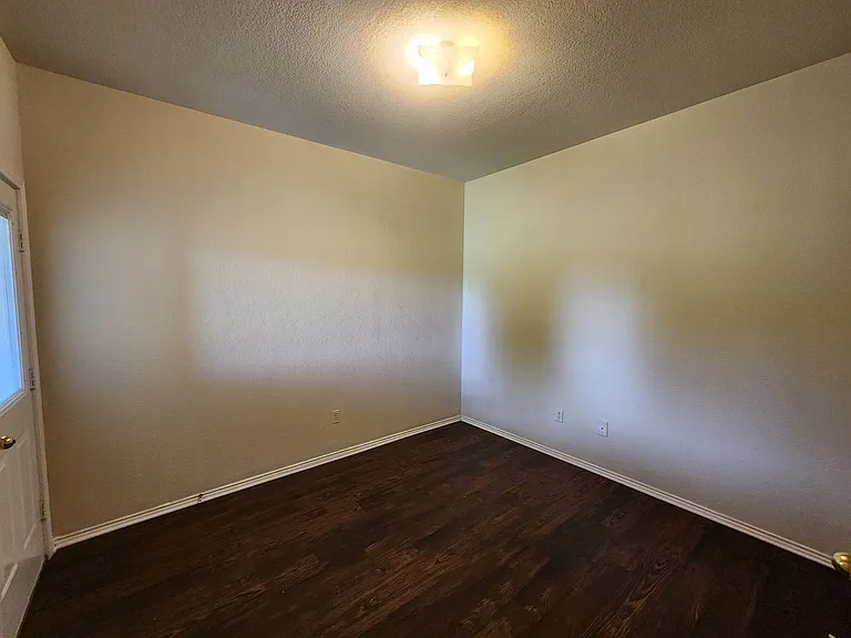 106 Collett Ct — Photo 20