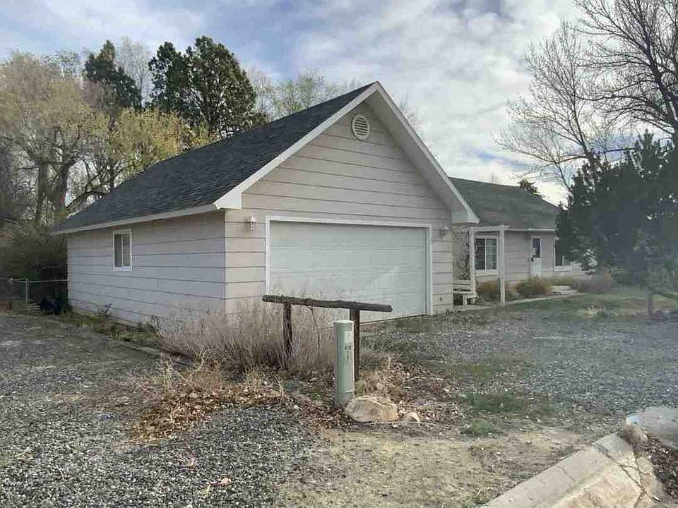 2nd image of 239 E Shoshone Ave