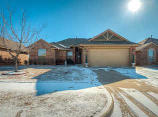 10632 SW 35th St, Yukon, OK 73099