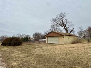 101 3rd St, Gray, IA 50110