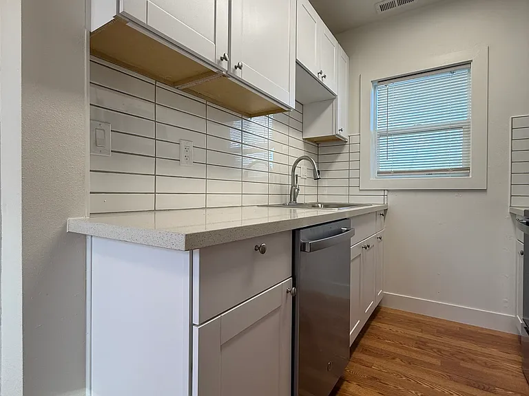4441 NE Crystal Ln — Photo 14