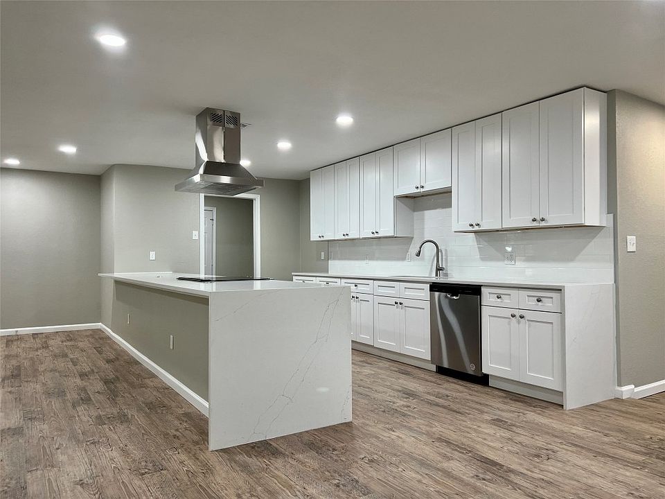 1st image of 308 Opal St