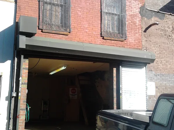 4424 Third Avenue image 3 of 33