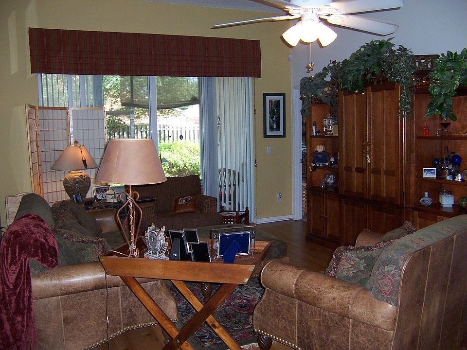 2nd image of 451 Eastbridge Dr