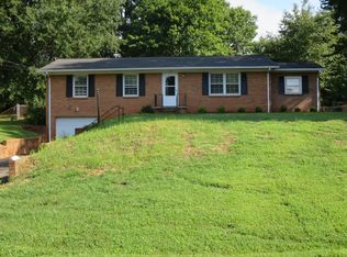 102 Finley Cir, Winston Salem, NC 27127