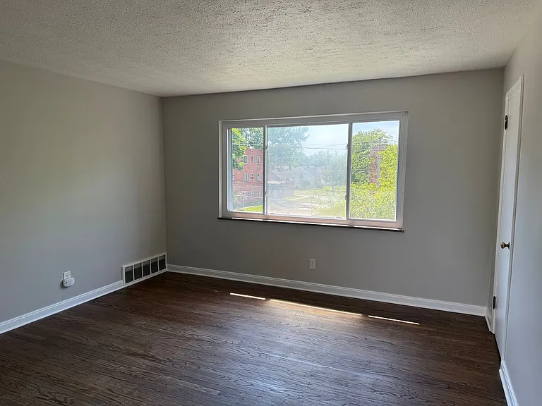 4101 Ridge Rd — Photo 5