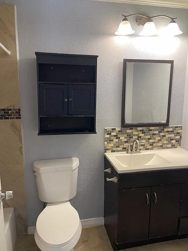 4 bed, 2.5 bath, 2390 sqft, $2,200 — Photo 4