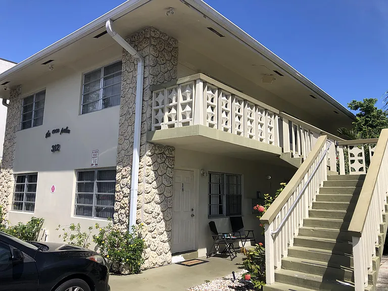 312 NE 15th Ave #10 — Photo 8