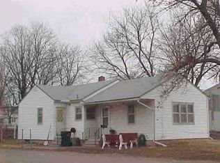422 James St, Waterloo, IA 50702