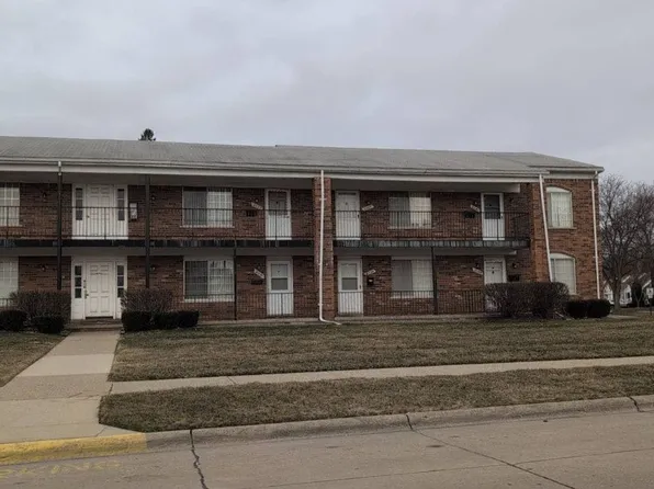 21111 Hayes Ave, Eastpointe, MI 48021