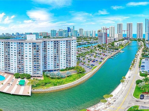 5th image of 400 Kings Point Dr #7