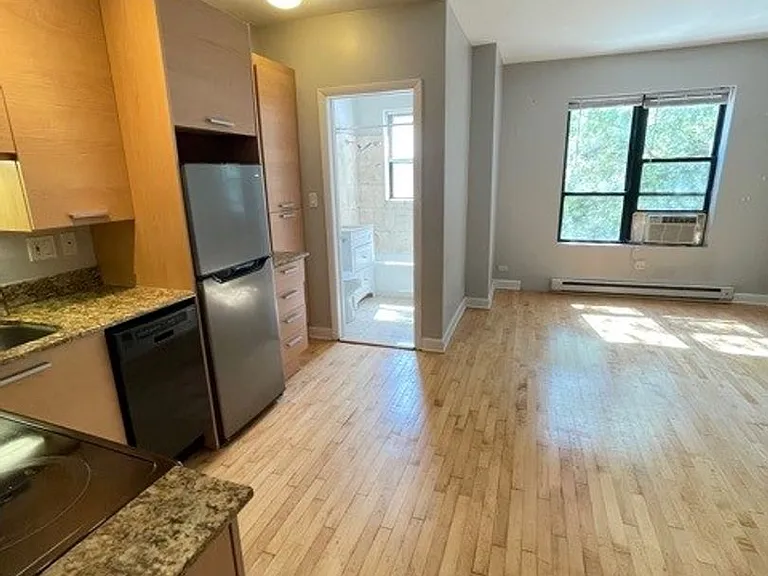 732 W Bittersweet — Photo 22