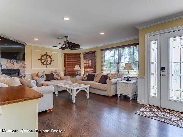 1603 Lake Ave — Photo 4