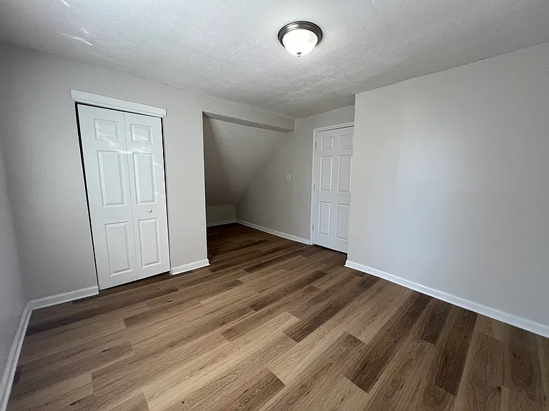 1347 N Gale St — Photo 19