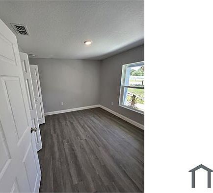 3rd image of 104 E St
