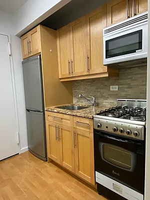 Rented by RELO REDAC INC. | media 9