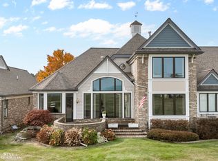 1740 Edison Shores Pl, Port Huron, MI 48060