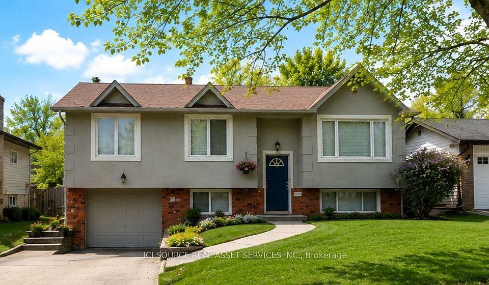 1st image of 699 Castleguard Cres