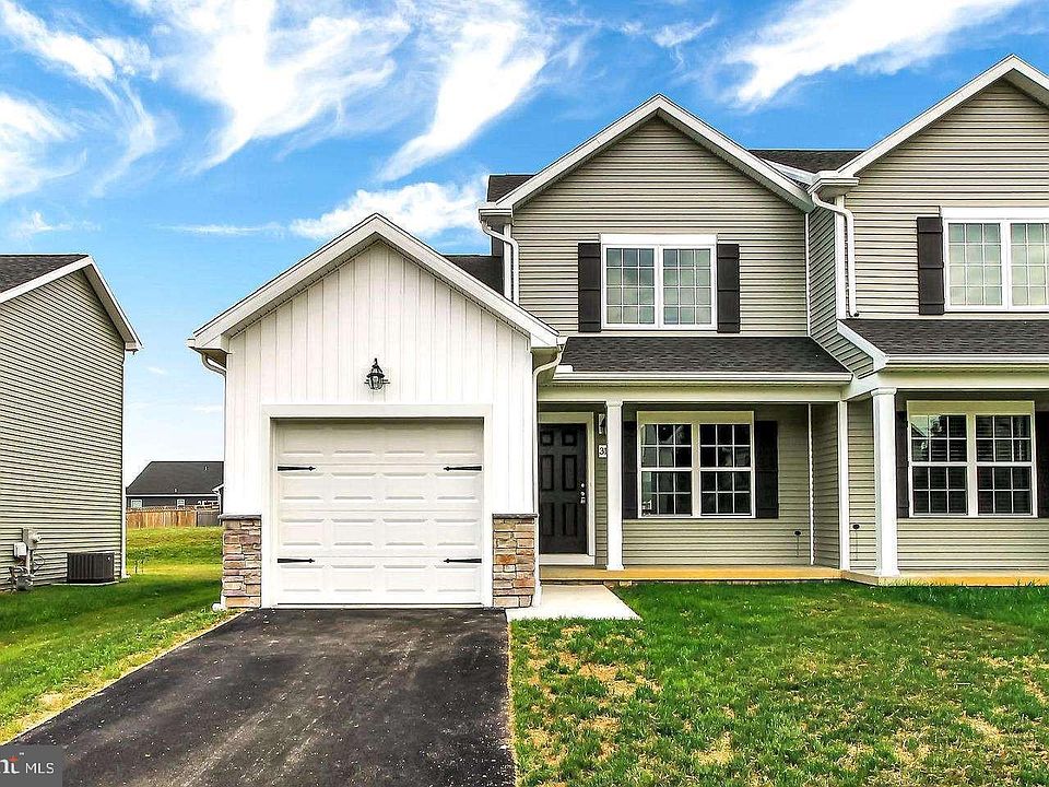 1st image of 307 Maple Dr