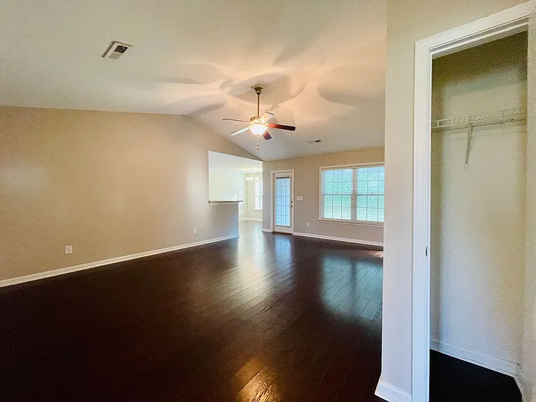 1404 Abberbury Dr — Photo 4