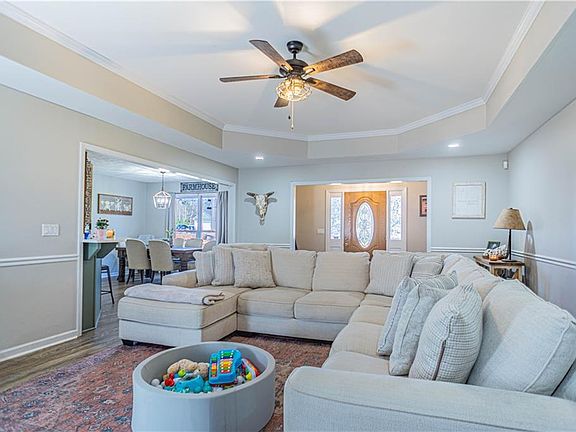 3rd image of 688 Lee Road 2017