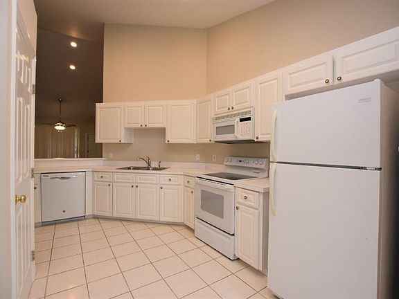 3rd image of 371 Enclave Dr