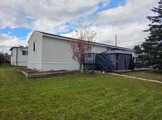901 S 52nd St, Edson, AB T7E1K4
