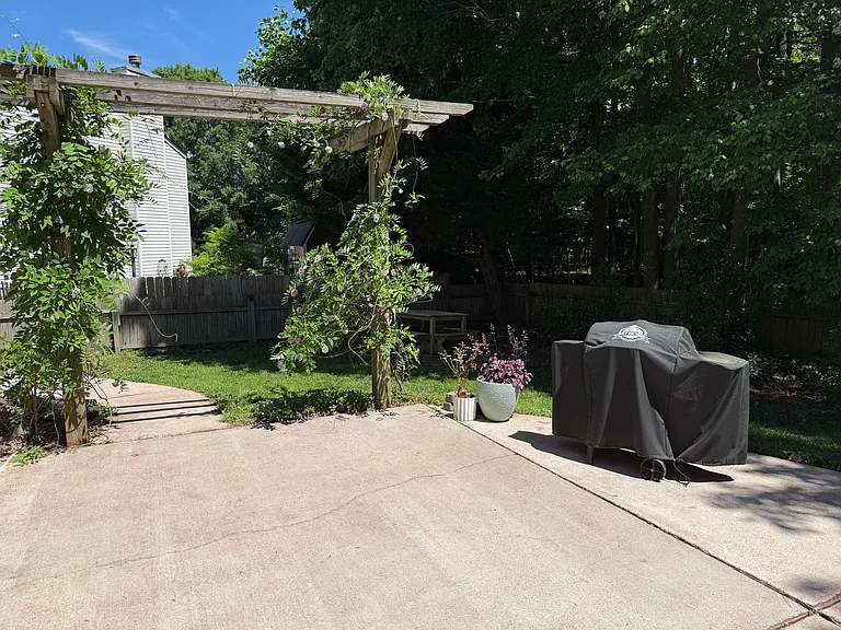 3904 Saint Marys Cir — Photo 86