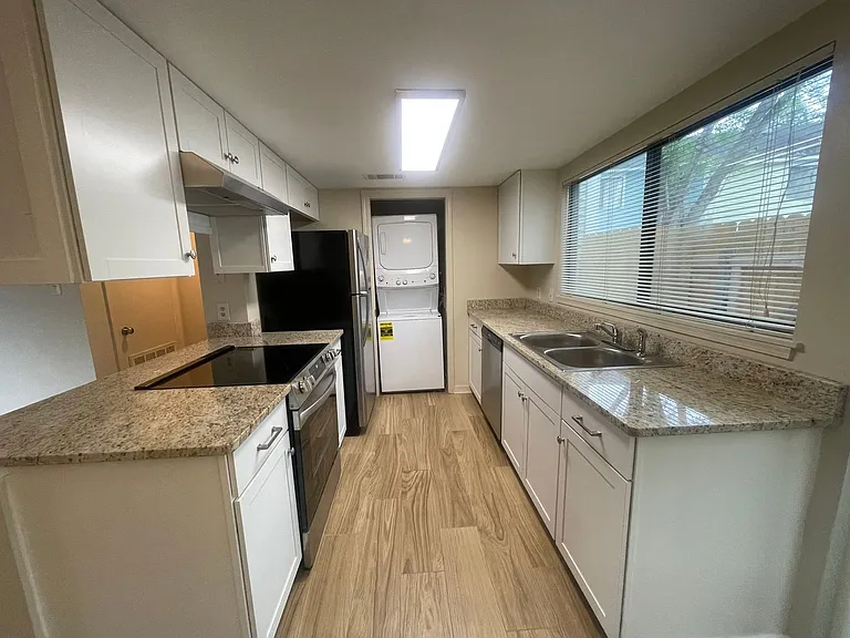 176 Settlers Bnd — Photo 4