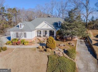 410 Caldwell Ln, Hoschton, GA 30548