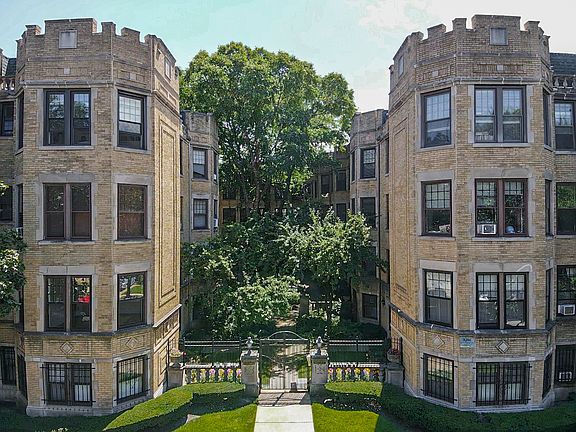 2nd image of 1215 W Lunt Ave APT 1A