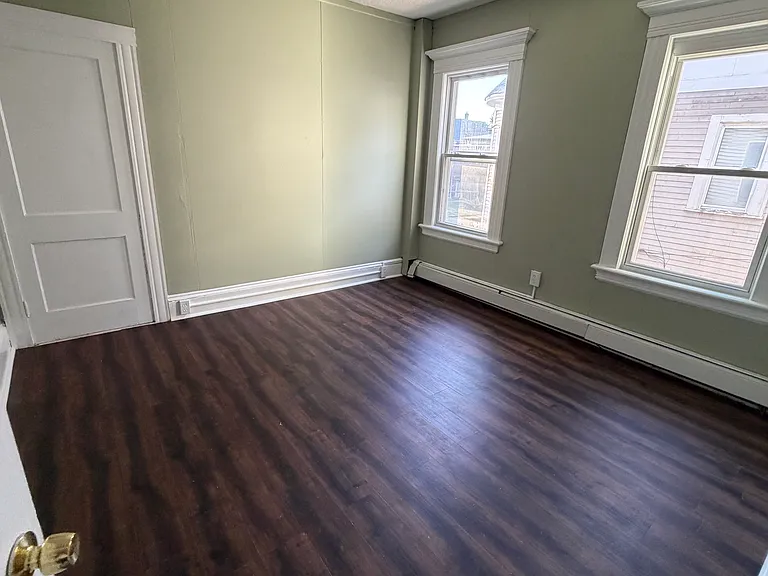 98 Glen St #2 — Photo 10