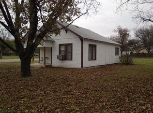 207 N Park St, Lampasas, TX 76550