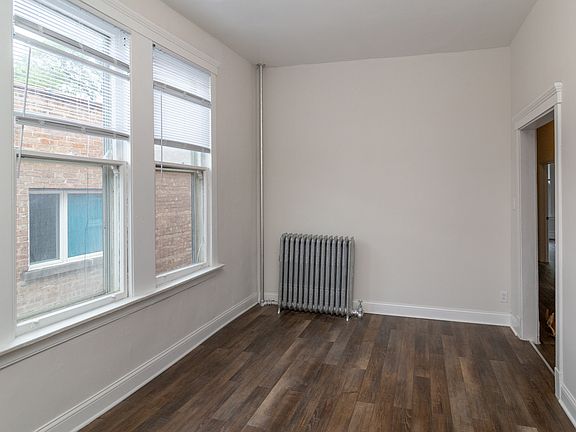 4th image of 5240 N Sawyer Ave APT 3