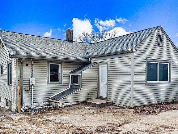 4th image of 1677 Cheak St