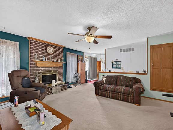 3rd image of 3933 W 32nd St S