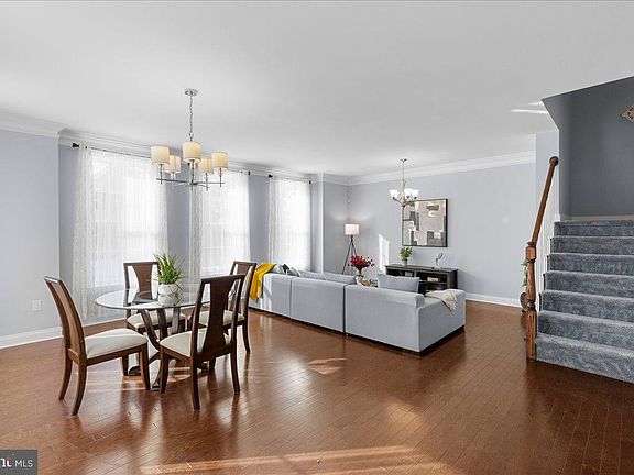 5th image of 7 Magpie Ln