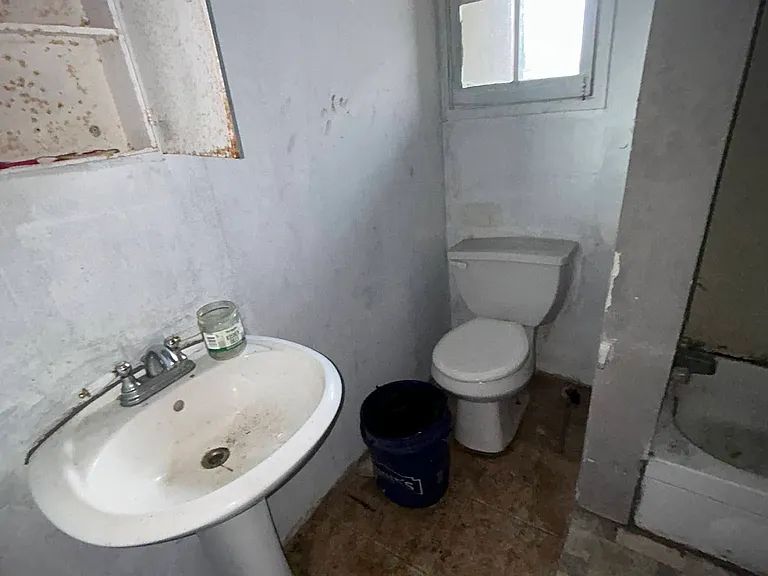 1811 W Millman St — Photo 14