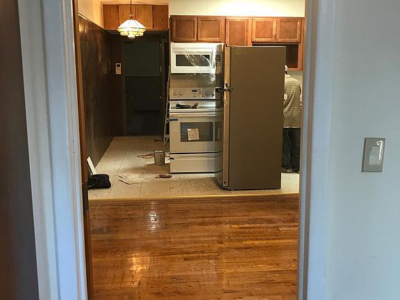 5th image of 6112 Woodbine St #2R