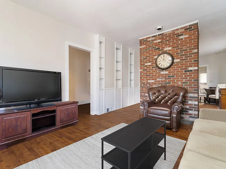 5735 Walnut St — Photo 8