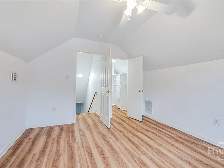 108 Village Lake Dr — Photo 34