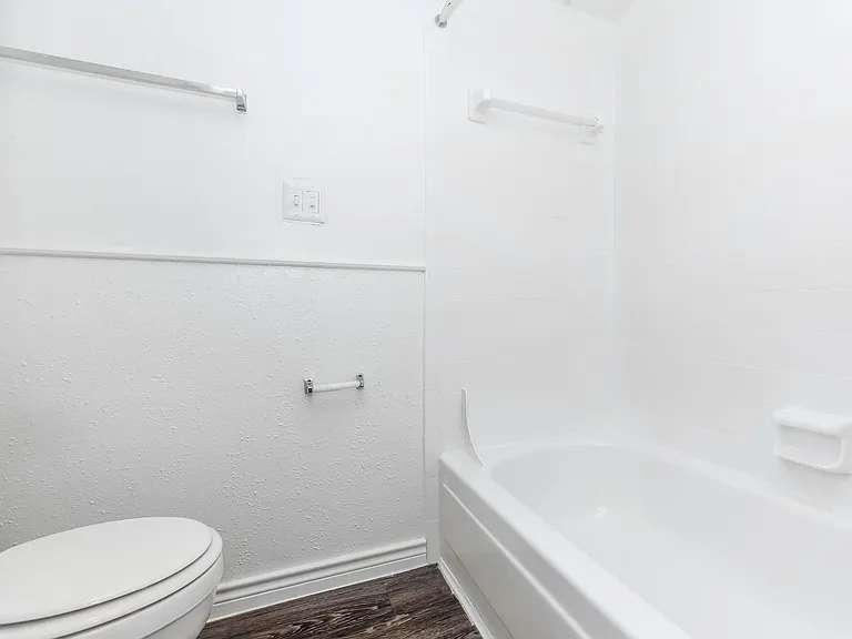Bayou Park Apartments — Photo 51