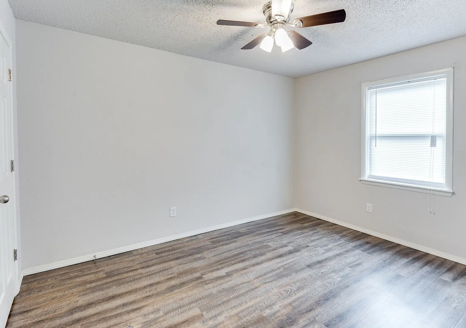 LJM-D Street Apartments (10 Units) — Photo 4