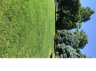 3063 Ridgeview Dr, Saint Charles, MO 63301