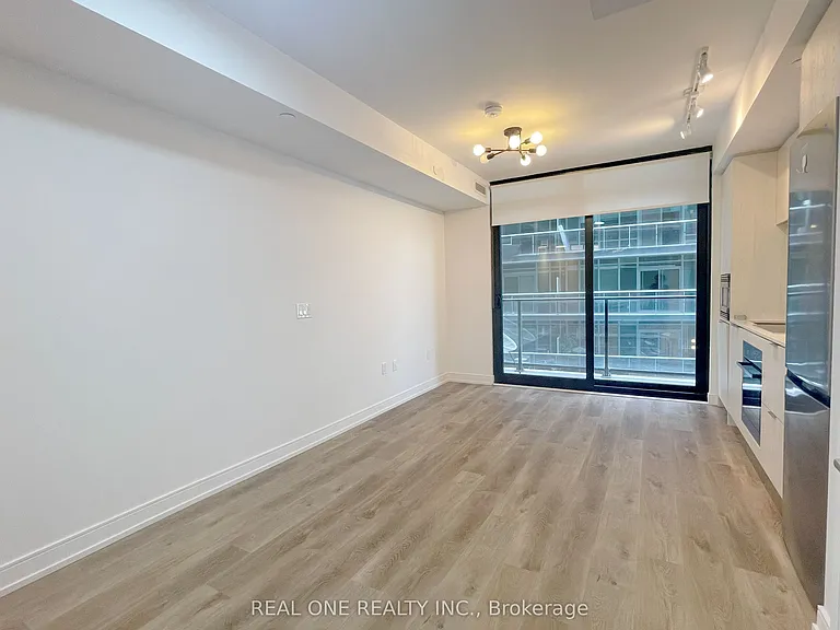 1 Jarvis St #820 — Photo 4