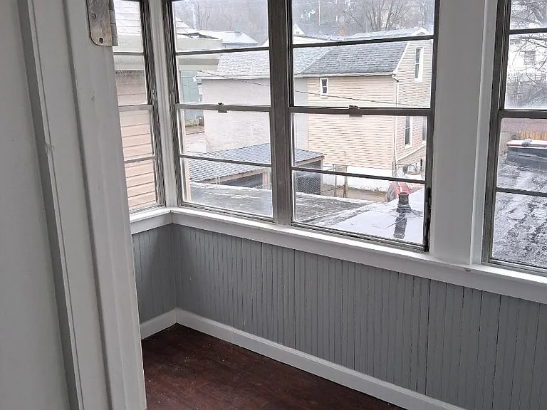 722 6th Ave #F2 — Photo 2