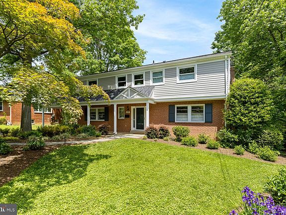 3rd image of 6208 Luckey Ct