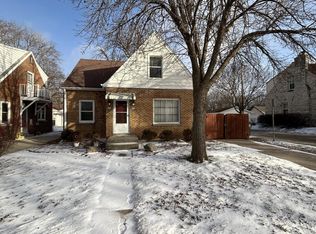 402 N 68th St, Wauwatosa, WI 53213